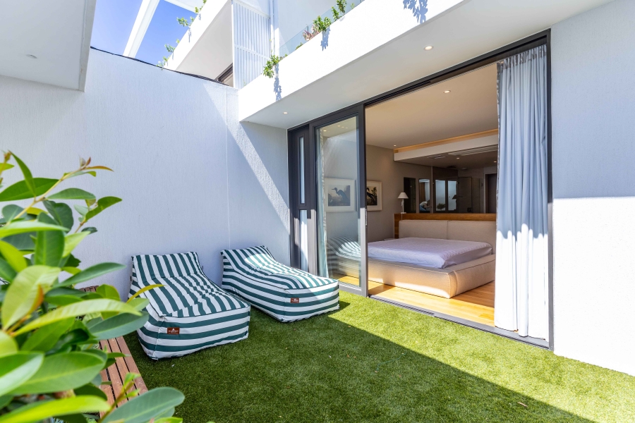 4 Bedroom Property for Sale in Fresnaye Western Cape